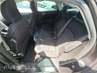 2016 Ford Fusion SE – miniatura 13