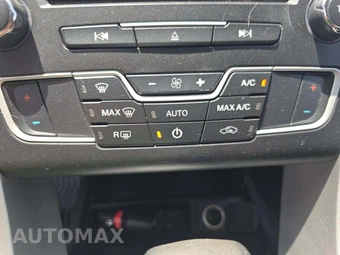 2016 Ford Fusion SE – miniatura 37