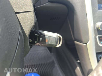 2016 Ford Fusion SE – miniatura 8