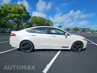 2016 Ford Fusion SE - miniatura 4