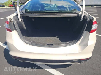 2016 Ford Fusion SE - miniatura 8