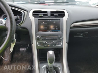 2016 Ford Fusion SE – miniatura 11