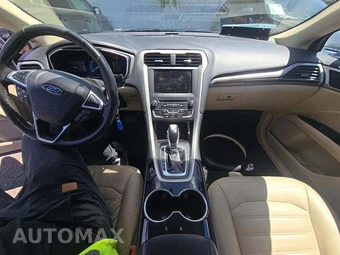 2016 Ford Fusion SE – miniatura 10