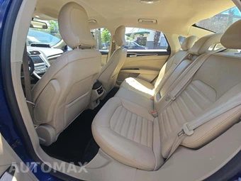 2016 Ford Fusion SE – miniatura 13