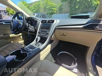 2016 Ford Fusion SE – miniatura 19