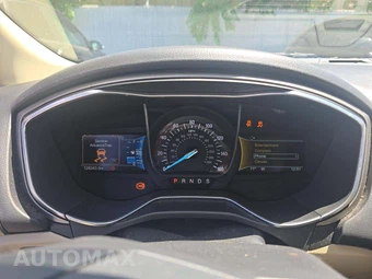 2016 Ford Fusion SE – miniatura 9