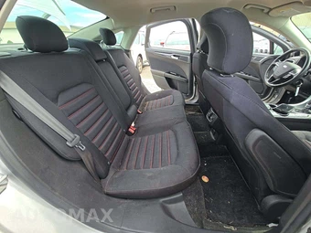 2016 Ford Fusion SE - miniatura 13