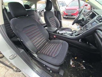 2016 Ford Fusion SE - miniatura 19