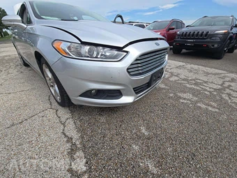 2016 Ford Fusion SE - miniatura 22