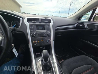 2016 Ford Fusion SE - miniatura 7