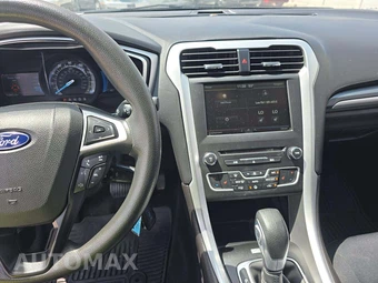 2016 Ford Fusion SE – miniatura 10