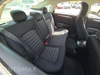2016 Ford Fusion SE – miniatura 16