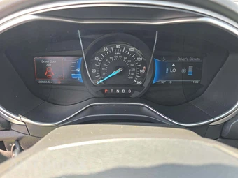 2016 Ford Fusion SE – miniatura 9