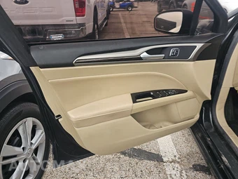 2016 Ford Fusion SE – miniatura 15