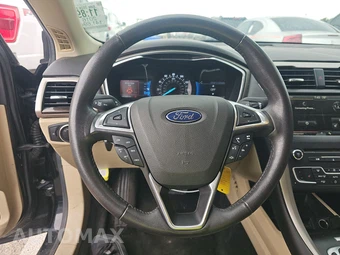 2016 Ford Fusion SE – miniatura 16