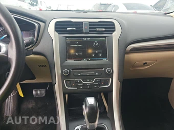 2016 Ford Fusion SE – miniatura 17
