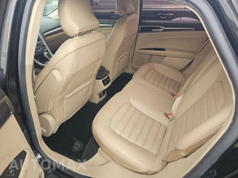 2016 Ford Fusion SE – miniatura 19