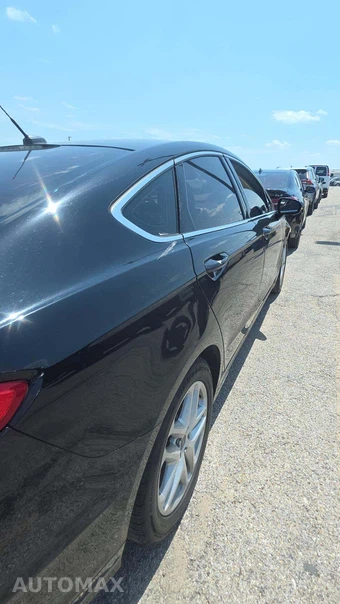 2016 Ford Fusion SE – miniatura 55