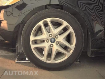 2016 Ford Fusion SE – miniatura 9