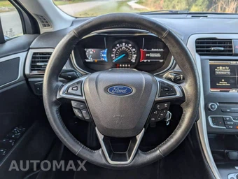 2016 Ford Fusion SE - miniatura 16
