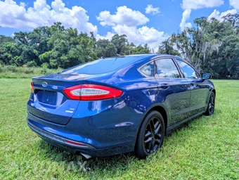 2016 Ford Fusion SE - miniatura 4
