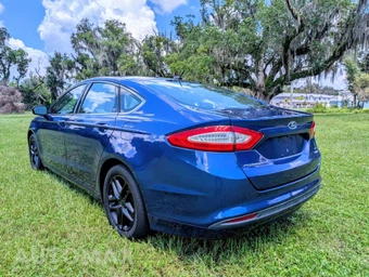 2016 Ford Fusion SE - miniatura 5