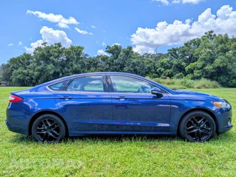 2016 Ford Fusion SE - miniatura 7