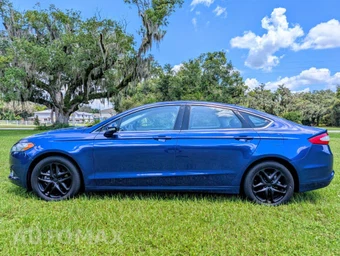 2016 Ford Fusion SE - miniatura 8