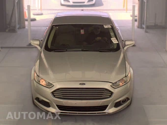 2016 Ford Fusion SE - miniatura 2