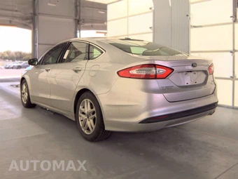 2016 Ford Fusion SE - miniatura 8