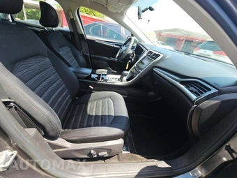 2016 Ford Fusion SE – miniatura 18