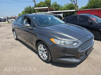 2016 Ford Fusion SE – miniatura 2
