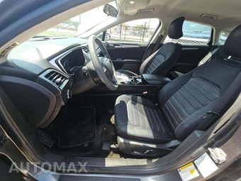 2016 Ford Fusion SE – miniatura 6