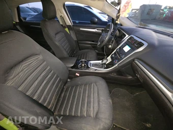 2016 Ford Fusion SE – miniatura 8