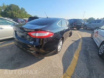 2016 Ford Fusion SE - miniatura 4