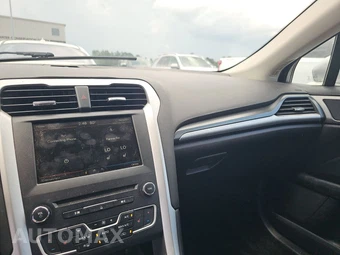 2016 Ford Fusion SE - miniatura 11