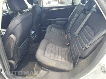 2016 Ford Fusion SE - miniatura 13