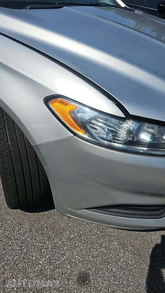 2016 Ford Fusion SE - miniatura 23