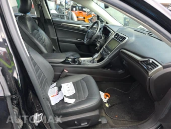 2016 Ford Fusion SE - miniatura 11