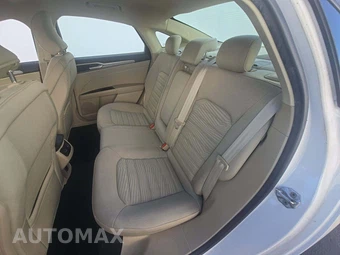 2016 Ford Fusion SE - miniatura 10