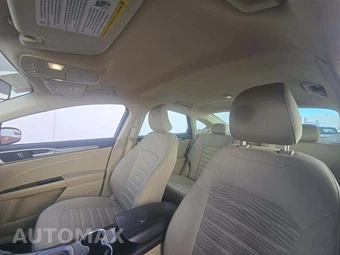 2016 Ford Fusion SE - miniatura 8