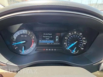 2016 Ford Fusion SE – miniatura 6