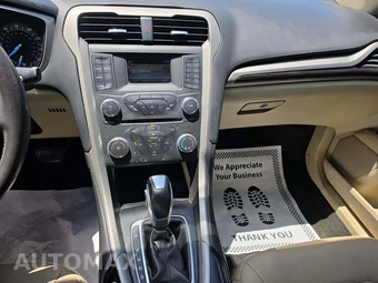 2016 Ford Fusion SE – miniatura 7