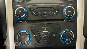 2016 Ford Fusion SE - miniatura 21