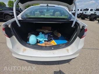 2016 Ford Fusion SE – miniatura 11