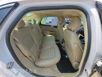 2016 Ford Fusion SE – miniatura 13