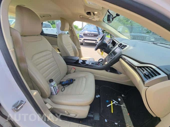 2016 Ford Fusion SE – miniatura 15
