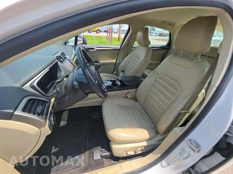 2016 Ford Fusion SE – miniatura 3