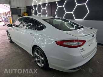 2016 Ford Fusion SE – miniatura 2