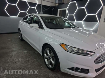 2016 Ford Fusion SE – miniatura 4
